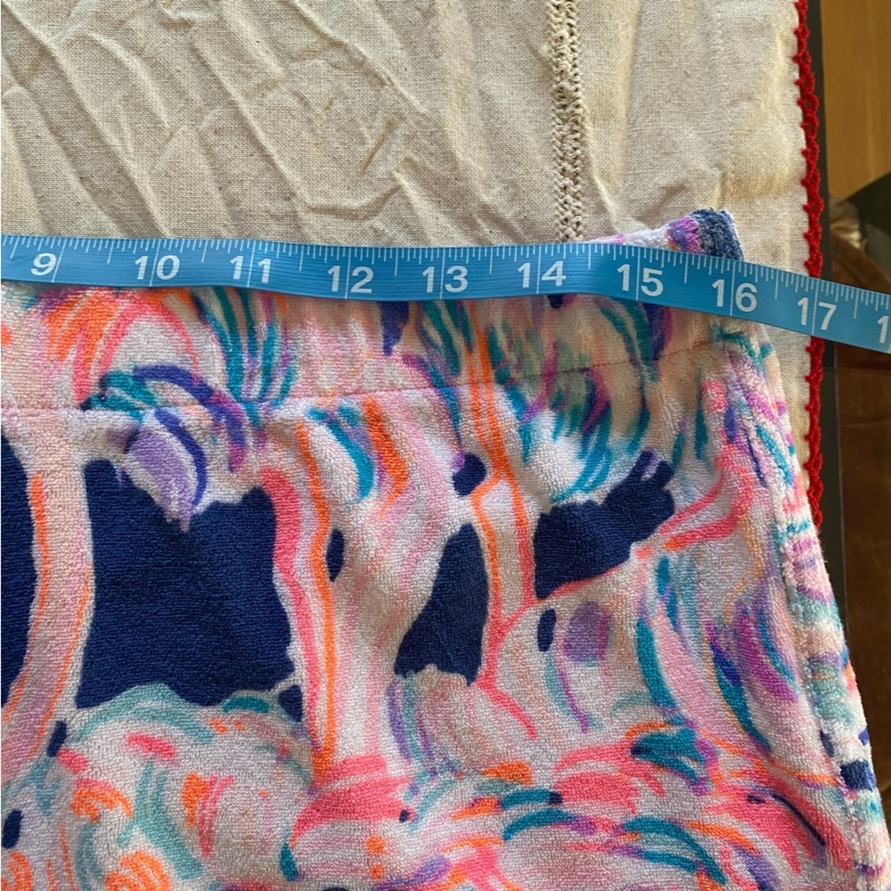 Lilly Pulitzer Colorful Flamingo Print Terrycloth Short Medium - Picture 11 of 15